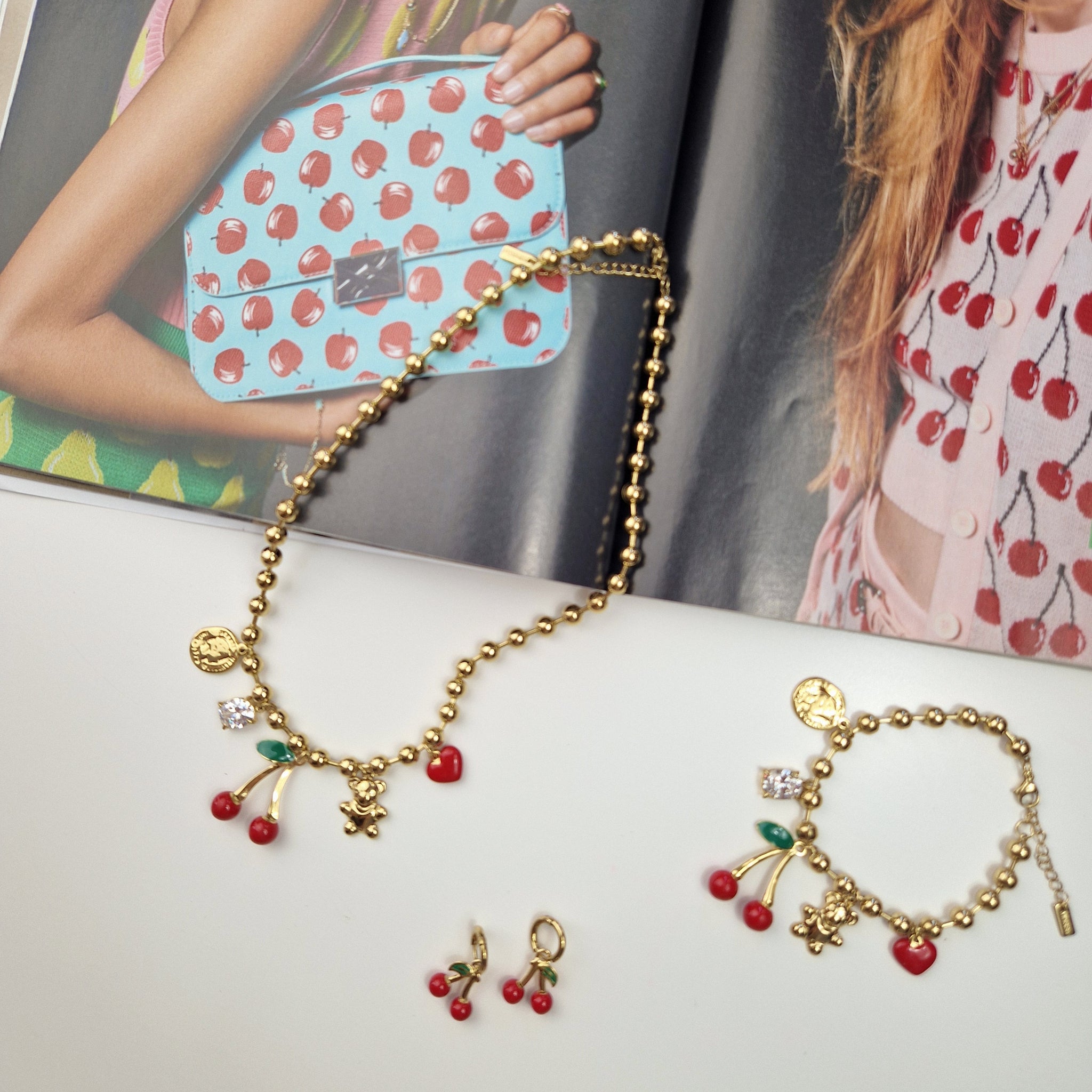 Collana con ciliegia