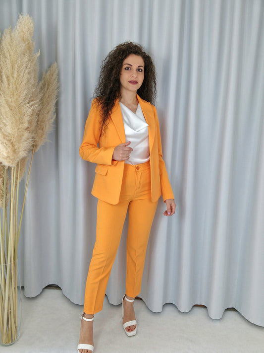 Tailleur arancio con giacca 1 bottone